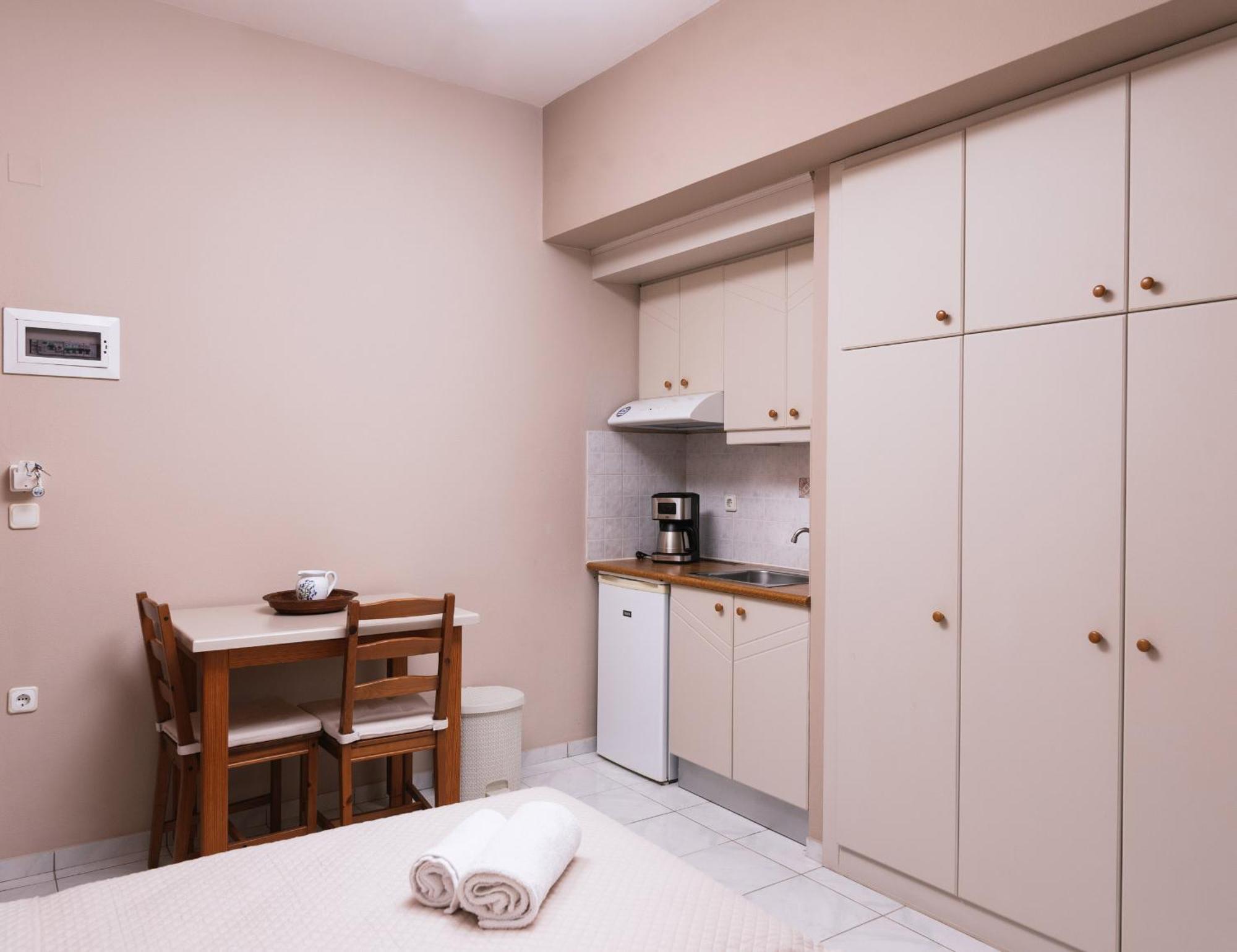 Filia Apartments Пицидия Экстерьер фото