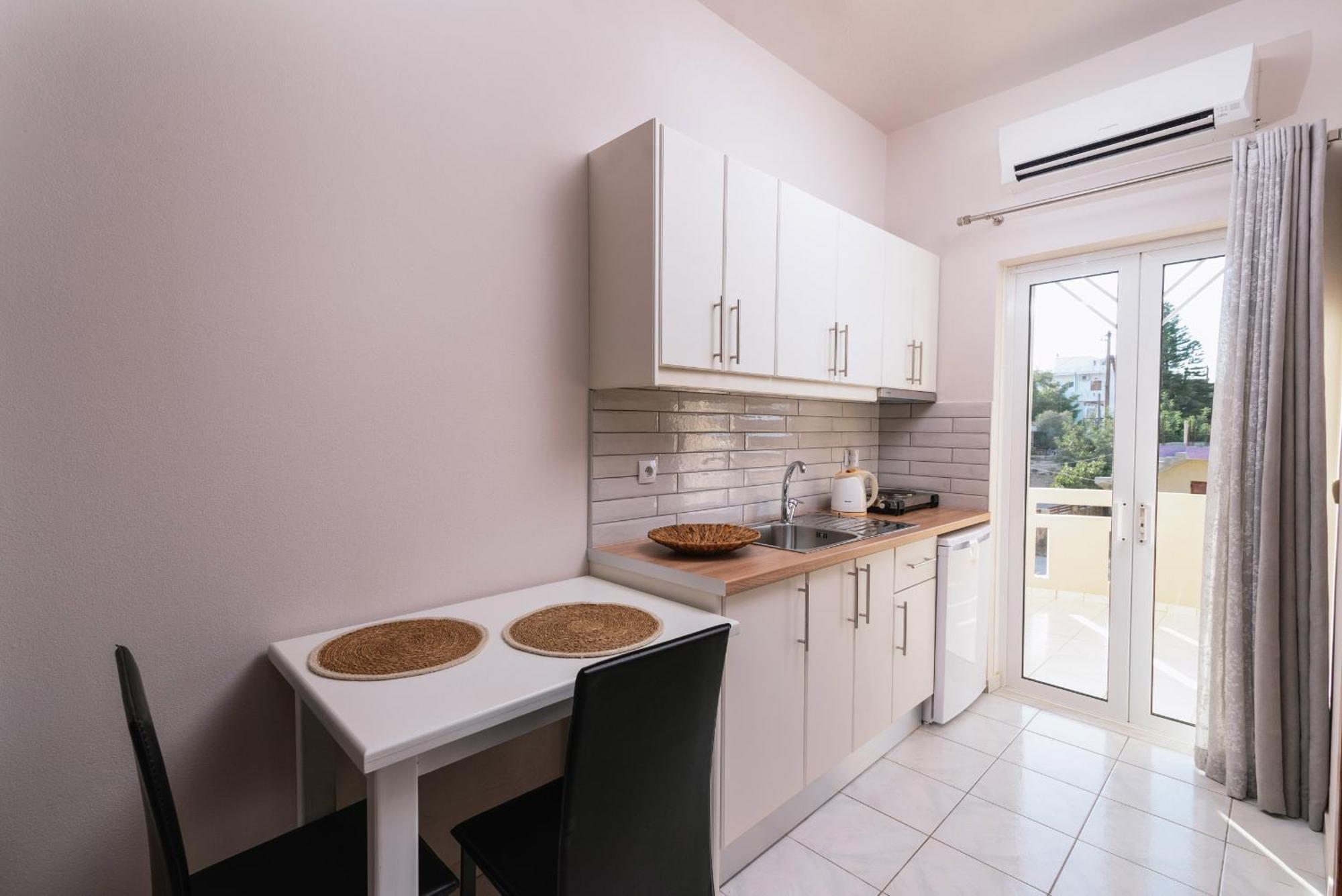 Filia Apartments Пицидия Экстерьер фото